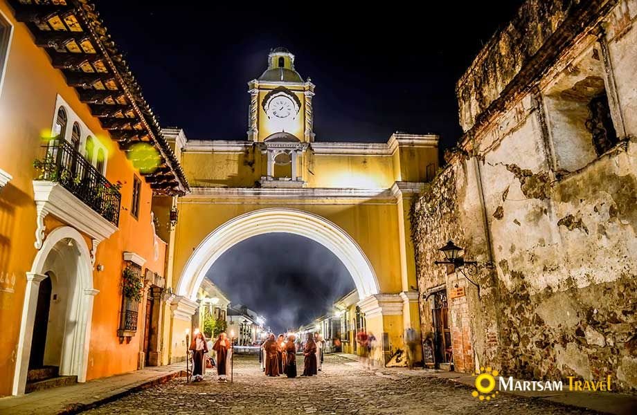 Calle del Arco - Antigua Guatemala